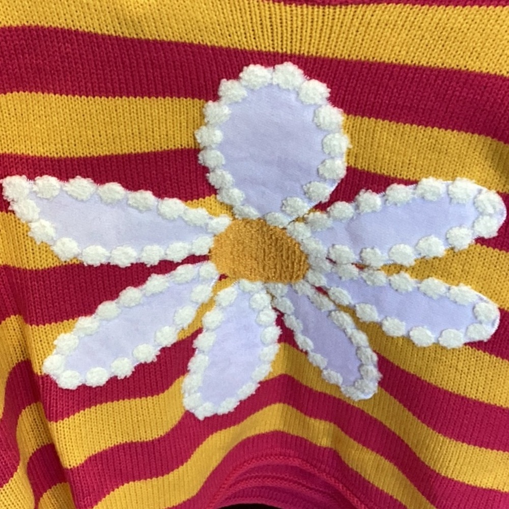 Brand new womens/juniors flower striped sweater - Picture 3 of 4
